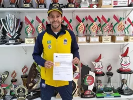 Paratleta de São José é convocado para o Pan-Americano de Atletismo Paratleta de São José, Diogo Trindade segurando a convocação para o Pan-Americano de Atletismo