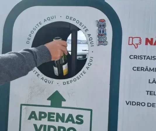 São José recicla 116,5 toneladas de vidro no primeiro semestre de 2026 Ponto de coleta de reciclagem de vidro em São José