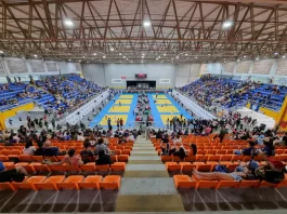 Público na arena Multiuso assistindo o Campeonato Brasileiro de Judô Júnior