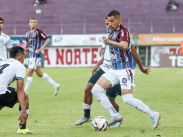 Viradas no futebol e a peleia política em Santa Catarina Jogadores de Caxias e Figueirense disputam partida de futebol no Estádio Centenário.