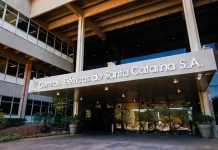 Celesc abre concurso público com salários de até R$ 6,9 mil Foto da entrada principal da Celesc