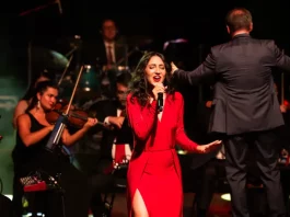 Apresentação do espetáculo Na Era do Rádio, no Teatro do CIC