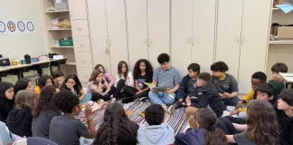 Alunos participando do Projeto Cultura afro-brasileira