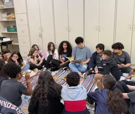 Alunos participando do Projeto Cultura afro-brasileira