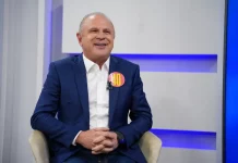Gelson Merisio apresenta propostas para saúde, educação e infraestrutura em SC Foto de Gelson Merisio participando da sabatina no programa Balanço Geral no Grupo ND.