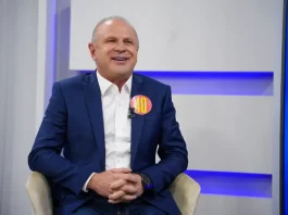 Gelson Merisio apresenta propostas para saúde, educação e infraestrutura em SC Foto de Gelson Merisio participando da sabatina no programa Balanço Geral no Grupo ND.