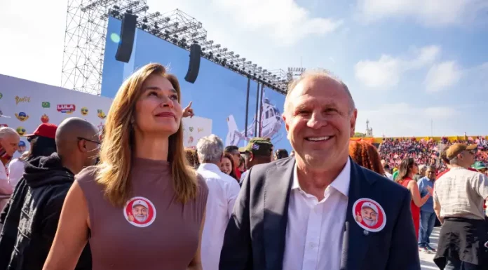 Gelson Merisio e Angela Albino participaram do lançamento da campanha de Lula