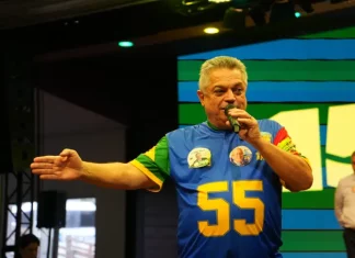 João Rodrigues cumpre agenda de campanha em São José e Florianópolis nesta quarta-feira João Rodrigues falando durante evento