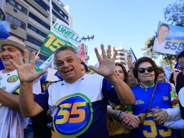 Joaão Rodrigue em caminhada durante lançamento da campanha em Chapecó