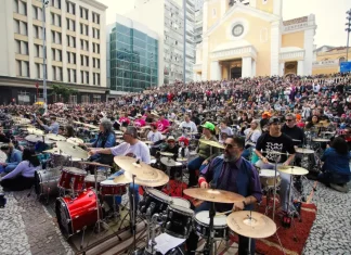 Florianópolis recebe 13ª edição da Orquestra de Baterias neste domingo bateristas participando da edição de Orquestra de Baterias em Florianópolis