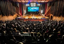 Camerata Florianópolis em apresentação na semifinal do Santa Catarina Canta
