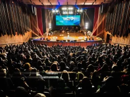 Camerata Florianópolis em apresentação na semifinal do Santa Catarina Canta