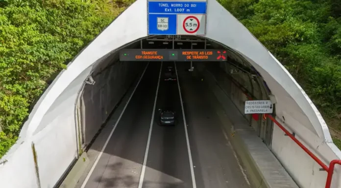 Túnel do Morro do Boi terá bloqueios para manutenção dos jatos ventiladores Foto da entrada do Túnel do Morro do Boi