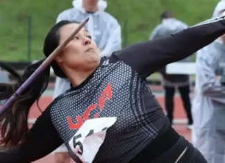 Daniella Mieko, atleta da UCA de São José, representará o Brasil no Sul-Americano de Atletismo Atleta Daniella Mieko fazendo lançamento de dardo