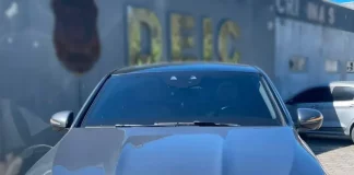 Carro apreendido pela polícia civil em operação por lavagem de dinheiro