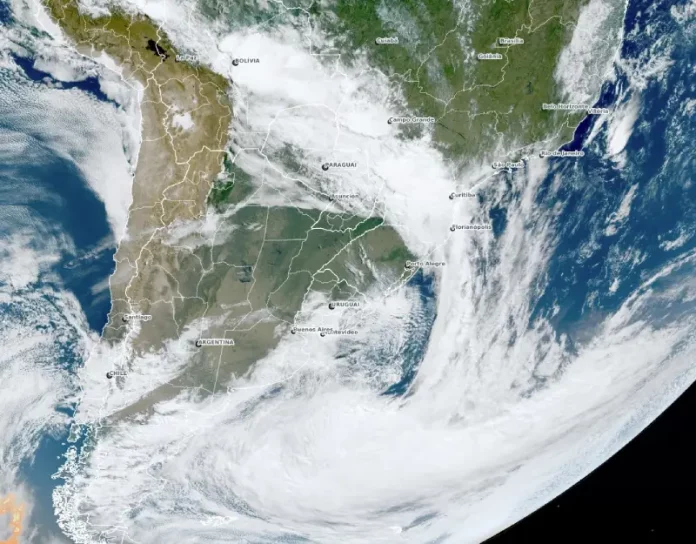 ciclone-bomba Foto mostra mapa metereológico onde poderá ter a formação de ciclone-bomba