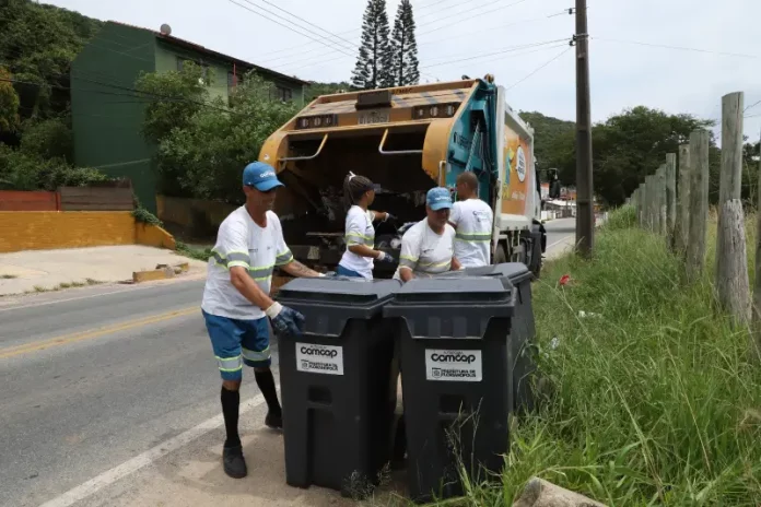 gari comcap Garis da Comcap recolhendo lixo em Florianópolis