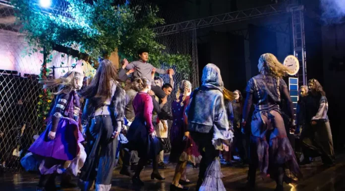 Musical “Cada Um” chega a São José em setembro com apresentação gratuita Elenco do Musical “Cada Um” em apresentação