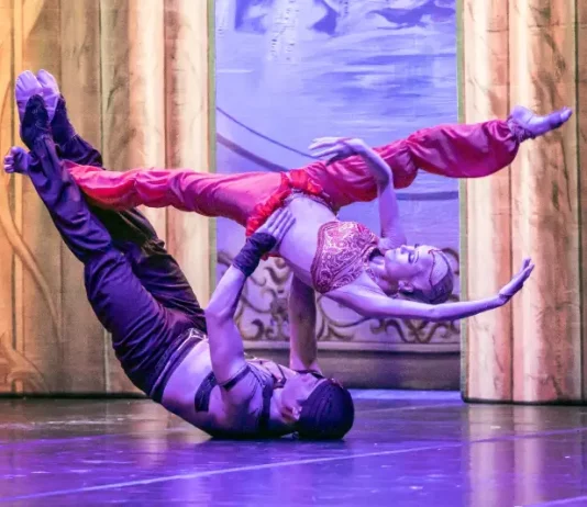 Espetáculo Gala Concert, com Oksana Bondareva, passa por Blumenau, Criciúma e Itajaí bailarina Oksana Bondareva em apresentação no espetáculo gala concert