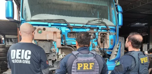 53ª edição da Operação 311 apreende cabines de caminhão adulteradas em Araquari Agentes da DEIC, PRF e Guarda-municipal durante 53ª edição da Operação 311