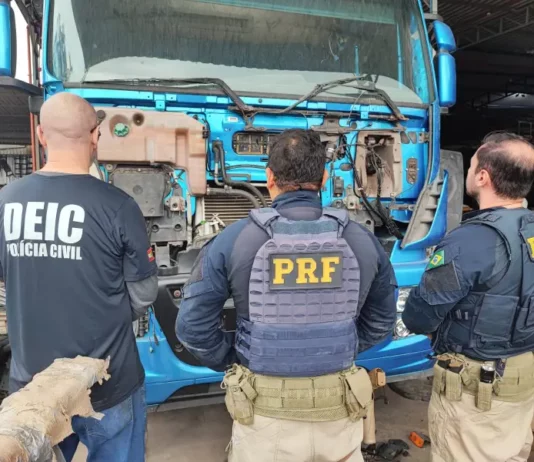 53ª edição da Operação 311 apreende cabines de caminhão adulteradas em Araquari Agentes da DEIC, PRF e Guarda-municipal durante 53ª edição da Operação 311