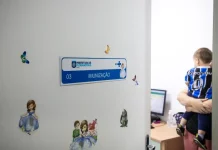 Florianópolis convoca população para vacinação contra mais de 20 doenças Foto de sala de vacinação em unidade de saúde de Florianópolis