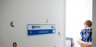 Foto de sala de vacinação em unidade de saúde de Florianópolis