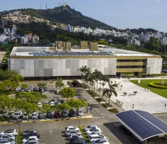 AXIA Energia abre vagas de estágio em Santa Catarina Foto da sede regional Florianópolis Axia Energia