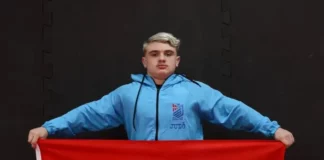 Arthur Kretzer, atleta de São José, posa com uniforme de judô em imagem que destaca o jovem campeão brasileiro de 12 anos.