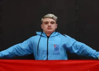 Arthur Kretzer, atleta de São José, lança marca própria aos 12 anos Arthur Kretzer, atleta de São José, posa com uniforme de judô em imagem que destaca o jovem campeão brasileiro de 12 anos.