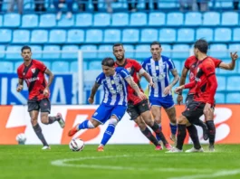 Avaí encara pedreiras na Série B e Figueirense tenta salvar o ano na Copa Santa Catarina Jogadores do Avaí e Atlético-GO disputam partida