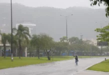 Chance de El Niño muito forte entre a primavera e o verão chega a 95% Chuva em área urbana ilustra previsão de aumento da frequência das chuvas com a intensificação do El Niño.