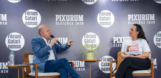 Gelson Merisio participando da sabatina com servidores estaduais de Santa Catarina