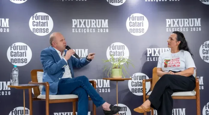 Gelson Merisio participando da sabatina com servidores estaduais de Santa Catarina