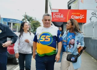 João Rodrigues defende valorização das forças de segurança e redução da fila de cirurgias João Rodrigues participando de agenda de campanha