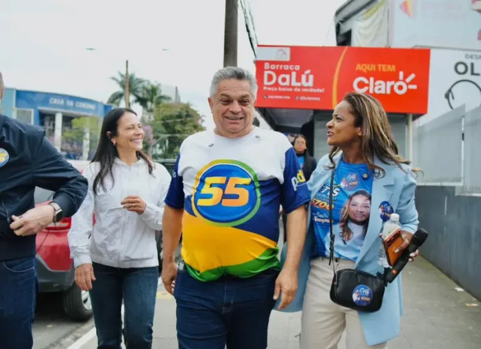 João Rodrigues participando de agenda de campanha