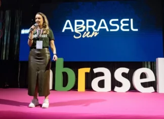 Florianópolis recebe 4ª edição do Abrasel Summit em outubro Juliana Débastiani, presidente da Abrasel SC, durante edição do Abrasel Summit em Florianópolis.