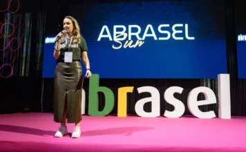 Florianópolis recebe 4ª edição do Abrasel Summit em outubro Juliana Débastiani, presidente da Abrasel SC, durante edição do Abrasel Summit em Florianópolis.
