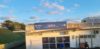 Fachada do Caps II de São José, unidade que oferece atendimento em saúde mental e acompanhamento a pessoas afetadas pela compulsão por apostas.