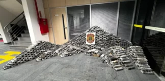 Pacotes de cocaína apreendidos pela Polícia Federal em operação que encontrou mais de 1,2 tonelada da droga em ações em Itajaí.