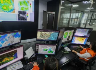 Defesa Civil de SC passa a tratar El Niño como muito forte e alerta para chuva acima da média Meteorologistas da Defesa Civil de Santa Catarina monitoram dados sobre o El Niño e as condições do tempo no estado.