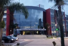 Fachada da Prefeitura de São José, município que abriu concurso público com 300 vagas para Auxiliar de Educação Especial.