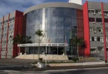 São José abre chamada pública para contratação temporária de professores Fachada da Prefeitura de São José, município que abriu chamada pública para contratação temporária de professores da rede municipal de ensino.