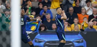 Seleção Brasileira comemora durante amistoso contra a Austrália.