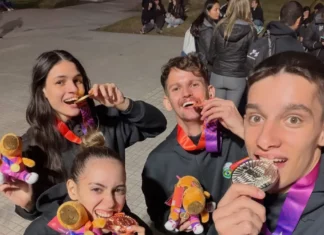 Atletas de São José conquistam prata e bronze no taekwondo dos Jogos Sul-Americanos Atletas exibem medalhas conquistadas no taekwondo dos Jogos Sul-Americanos Santa Fé 2026, na Argentina.