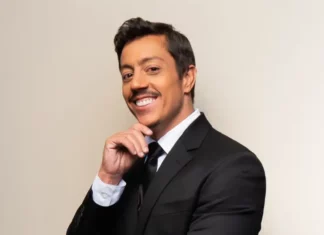 Renato Albani, que apresenta o espetáculo de stand-up “Salve-se Quem Puder” em Criciúma e São José, Santa Catarina, nos dias 23 e 24 de outubro.