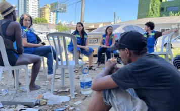 Trabalho da Abordagem Social de São José com pessoas em situação de rua será apresentado em mostra nacional Equipe da Abordagem Social de São José realiza atividade com pessoas em situação de rua durante atendimento no território.