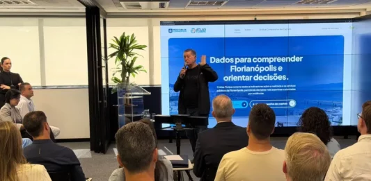 Apresentação do Atlas Floripa durante evento da Prefeitura de Florianópolis, que lançou a plataforma para reunir dados públicos e comparar indicadores da Capital com outras cidades brasileiras.