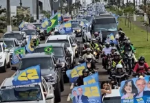 João Rodrigues faz carreata em Chapecó no último dia de campanha Carreata de João Rodrigues reúne carros, motocicletas e apoiadores com bandeiras durante ato de campanha em Chapecó.