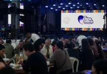 Público reunido na Fenaostra 2026, no Centrosul, em Florianópolis, durante evento gastronômico e cultural que recebeu 70 mil visitantes em sete dias.